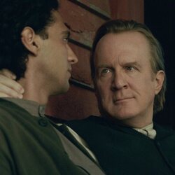 Tracy Letts en 1x01 titulado 'Hermanos' de 'Al este del Edén'