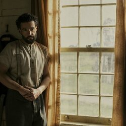Christopher Abbott en la temporada 1 y el capítulo 02 de 'Al este del Edén'