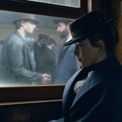 Plano de Florence Pugh en el 1x03 de 'East of Eden'