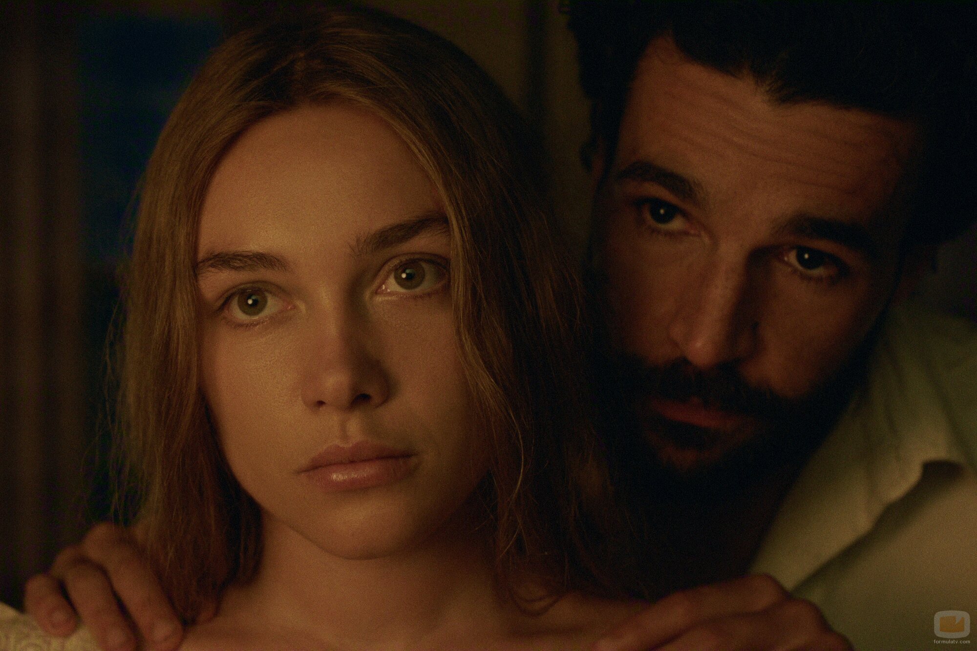 Florence Pugh y Christopher Abbott en Capítulo 3 titulado 'En el valle' de 'Al este del Edén'