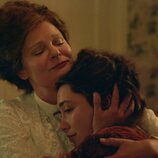 Martha Plimpton y Florence Pugh en la temporada 1 y el capítulo 04 de 'Al este del Edén'