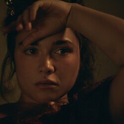 Florence Pugh en el 1x04 de 'Al este del Edén'