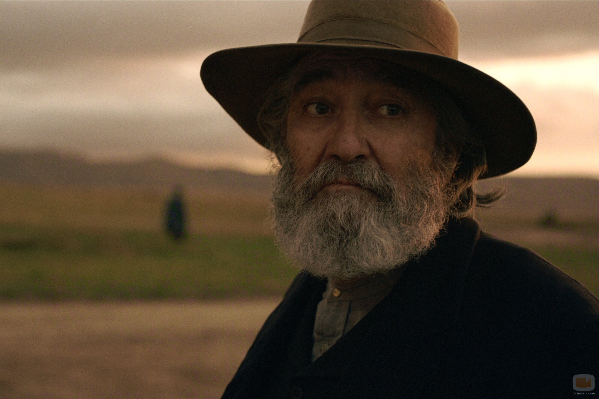 Ciarán Hinds en 'Partida' de 'Al este del Edén'