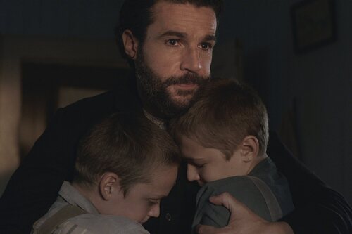 Christopher Abbott en el 1x05 de 'Al este del Edén'
