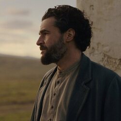 Momento de Christopher Abbott en el 1x05 de 'Al este del Edén'