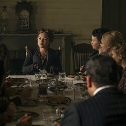 Imagen de Florence Pugh en 1x06 titulado 'El gran intento' de 'Al este del Edén'