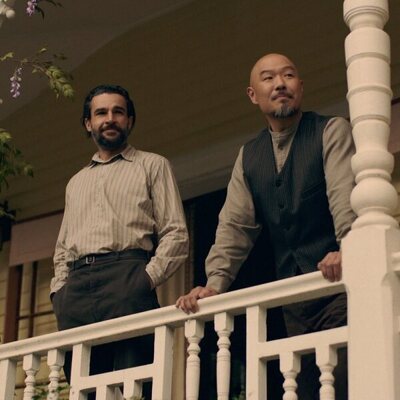 Hoon Lee y Christopher Abbott en el 1x07 de 'East of Eden'
