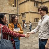 Harriet Herbig-Matten y Andrea Guo en 'Un pedazo de felicidad' de 'Maxton Hall: Un mundo entre nosotros'