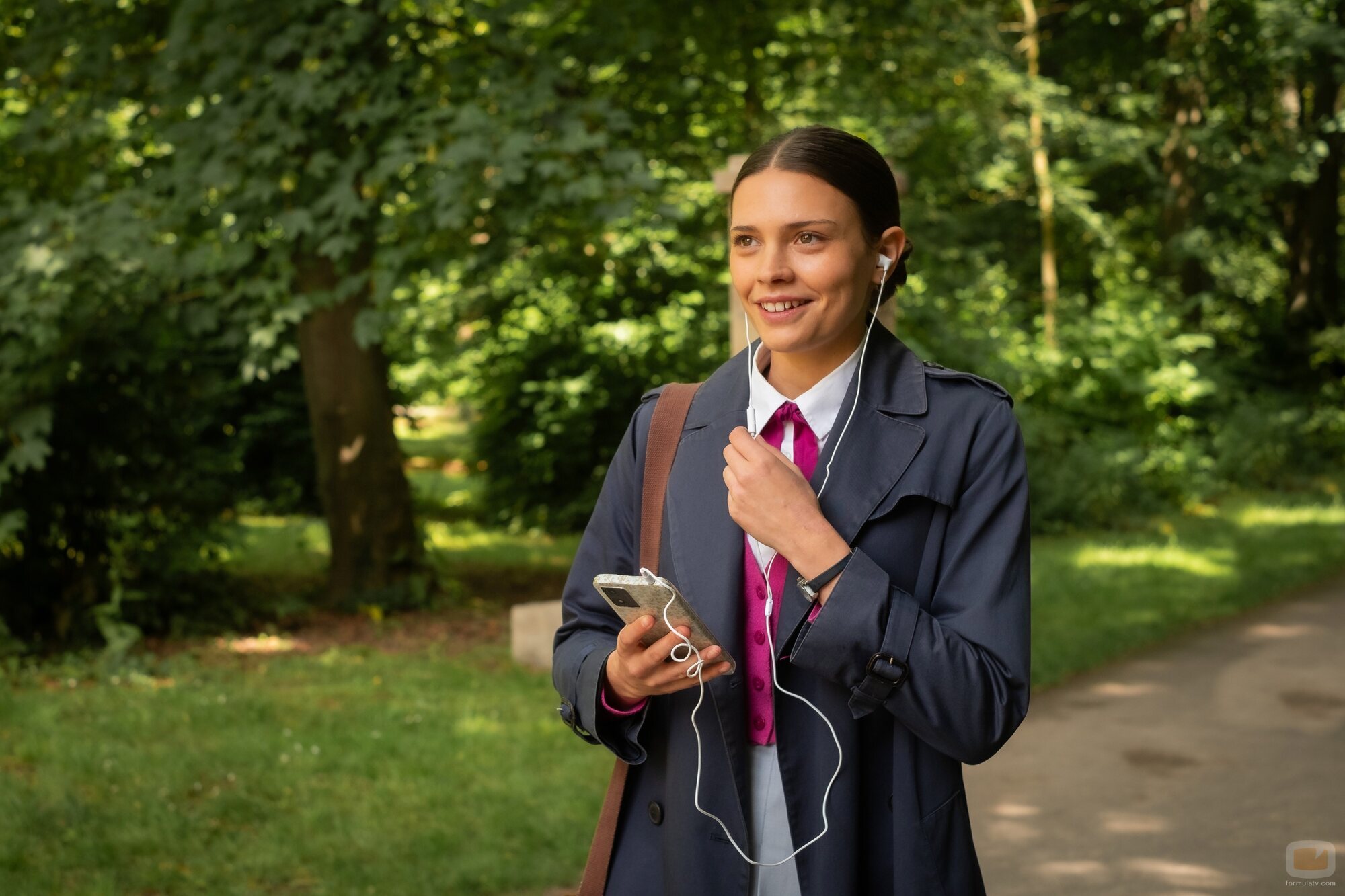 Fotograma de Harriet Herbig-Matten en 2x01 titulado 'Devastación' de 'Maxton Hall: Un mundo entre nosotros'