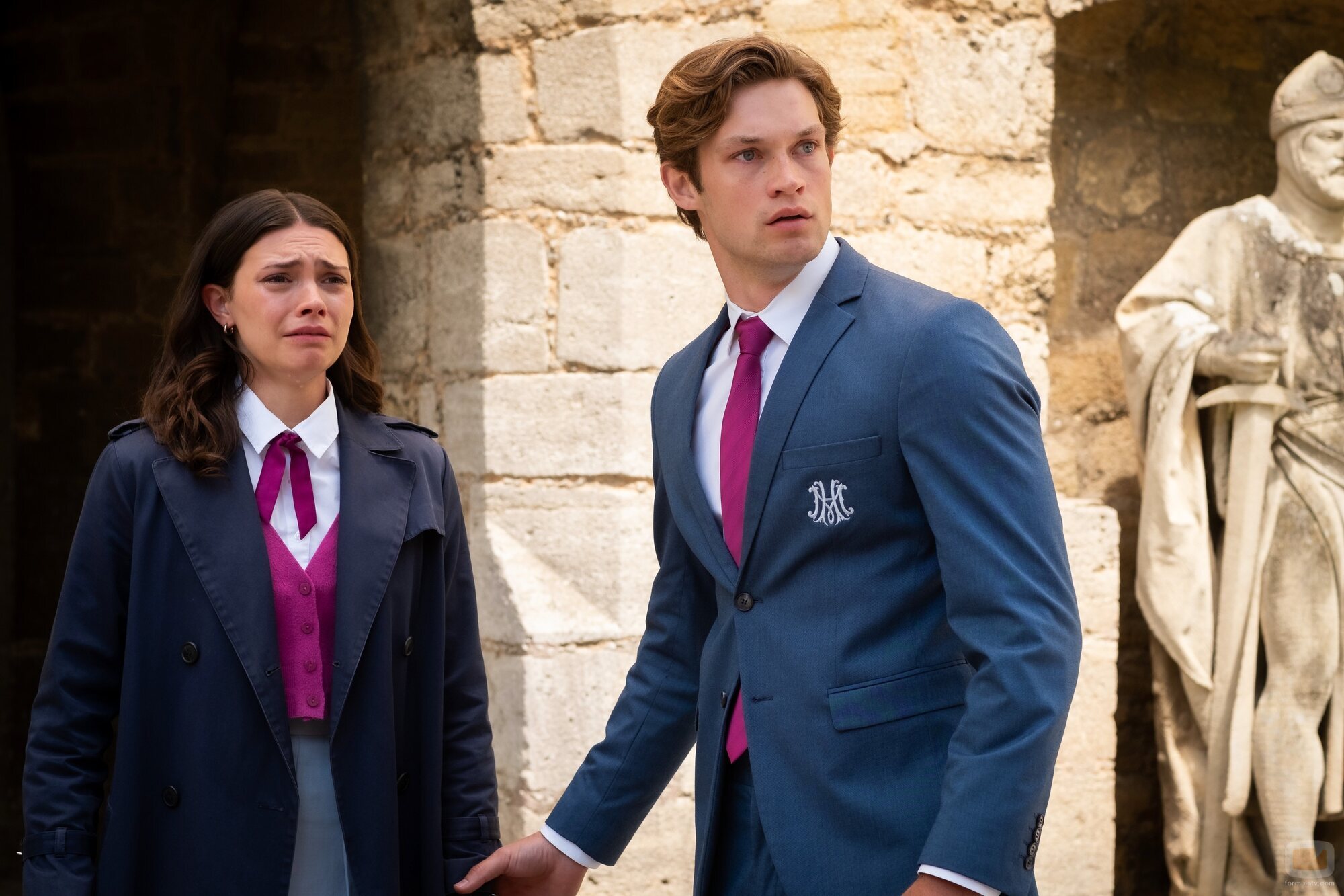 Damian Hardung y Harriet Herbig-Matten en la temporada 2 y el capítulo 01 de 'Maxton Hall: Un mundo entre nosotros'