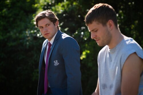 Damian Hardung y Ben Felipe en la temporada 2 y el capítulo 03 de 'Maxton Hall: Un mundo entre nosotros'