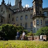 Vistazo a Damian Hardung y Ben Felipe en la temporada 2 y el capítulo 03 de 'Maxton Hall: Un mundo entre nosotros'