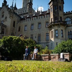 Vistazo a Damian Hardung y Ben Felipe en la temporada 2 y el capítulo 03 de 'Maxton Hall: Un mundo entre nosotros'