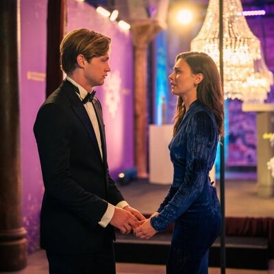 Damian Hardung en el 2x03 de 'Maxton Hall - Die Welt zwischen uns'