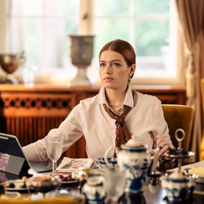 Sonja Weißer en 2x05 titulado 'Ligereza engañosa' de 'Maxton Hall: Un mundo entre nosotros'