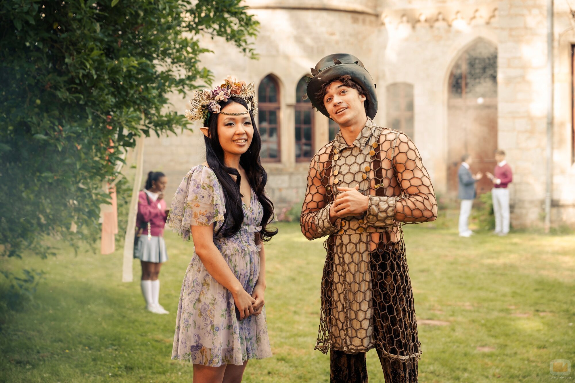 Andrea Guo y Frederic Balonier en 2x05 titulado 'Ligereza engañosa' de 'Maxton Hall: Un mundo entre nosotros'