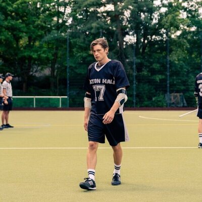 Damian Hardung en 2x06 'Hacia las estrellas' de 'Maxton Hall: Un mundo entre nosotros'