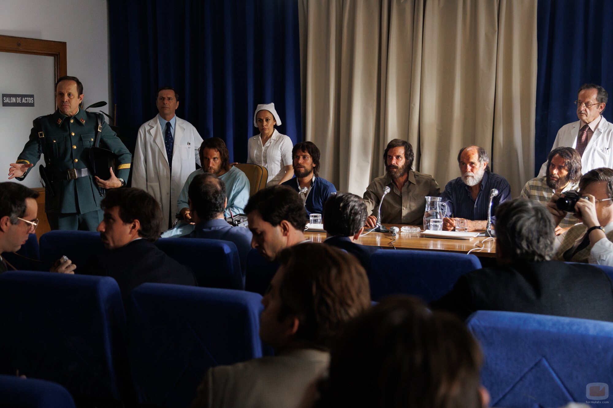 Temporada 1 y el capítulo 01 de 'A la deriva'