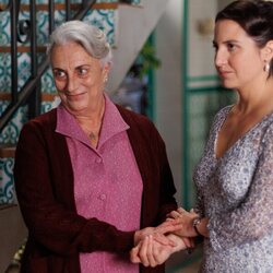 Camila Viyuela y Lola Casamayor en Capítulo 2 titulado 'Capítulo 2' de 'A la deriva'