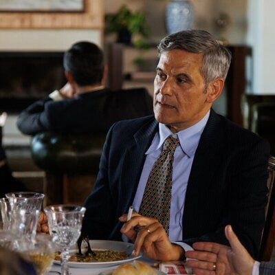 Roberto Enríquez en la temporada 1 y el capítulo 03 de 'A la deriva'