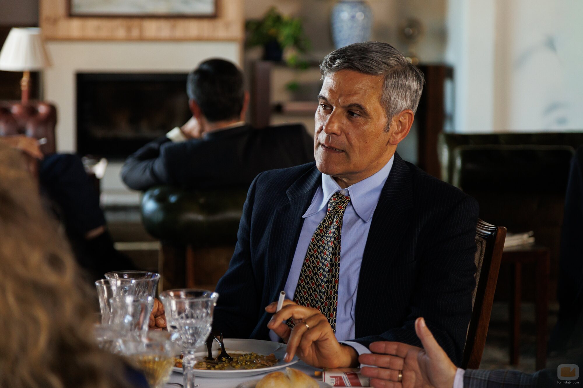 Roberto Enríquez en la temporada 1 y el capítulo 03 de 'A la deriva'
