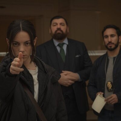 2x01 'Un cadáver' de 'Reina Roja'