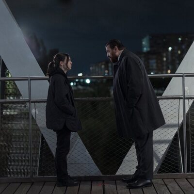 Hovik Keuchkerian y Victoria Luengo en la temporada 2 y el capítulo 01 de 'Reina Roja'