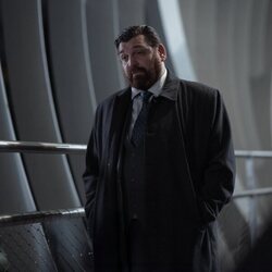 Hovik Keuchkerian en Capítulo 1 titulado 'Un cadáver' de 'Reina Roja'