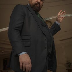 Hovik Keuchkerian en 2x01 'Un cadáver' de 'Reina Roja'