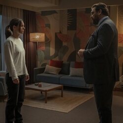 Victoria Luengo y Hovik Keuchkerian en la temporada 2 y el capítulo 02 de 'Reina Roja'