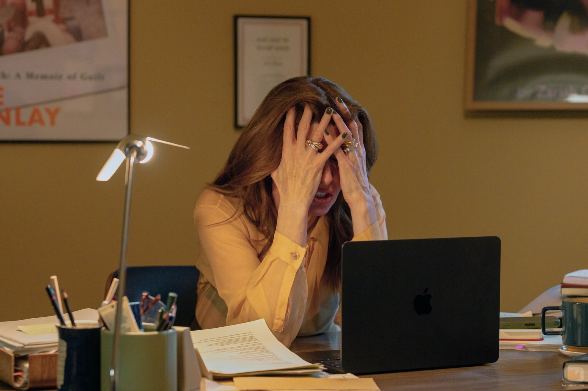 Instantánea de Sharon Horgan en el 1x01 de 'Youth'