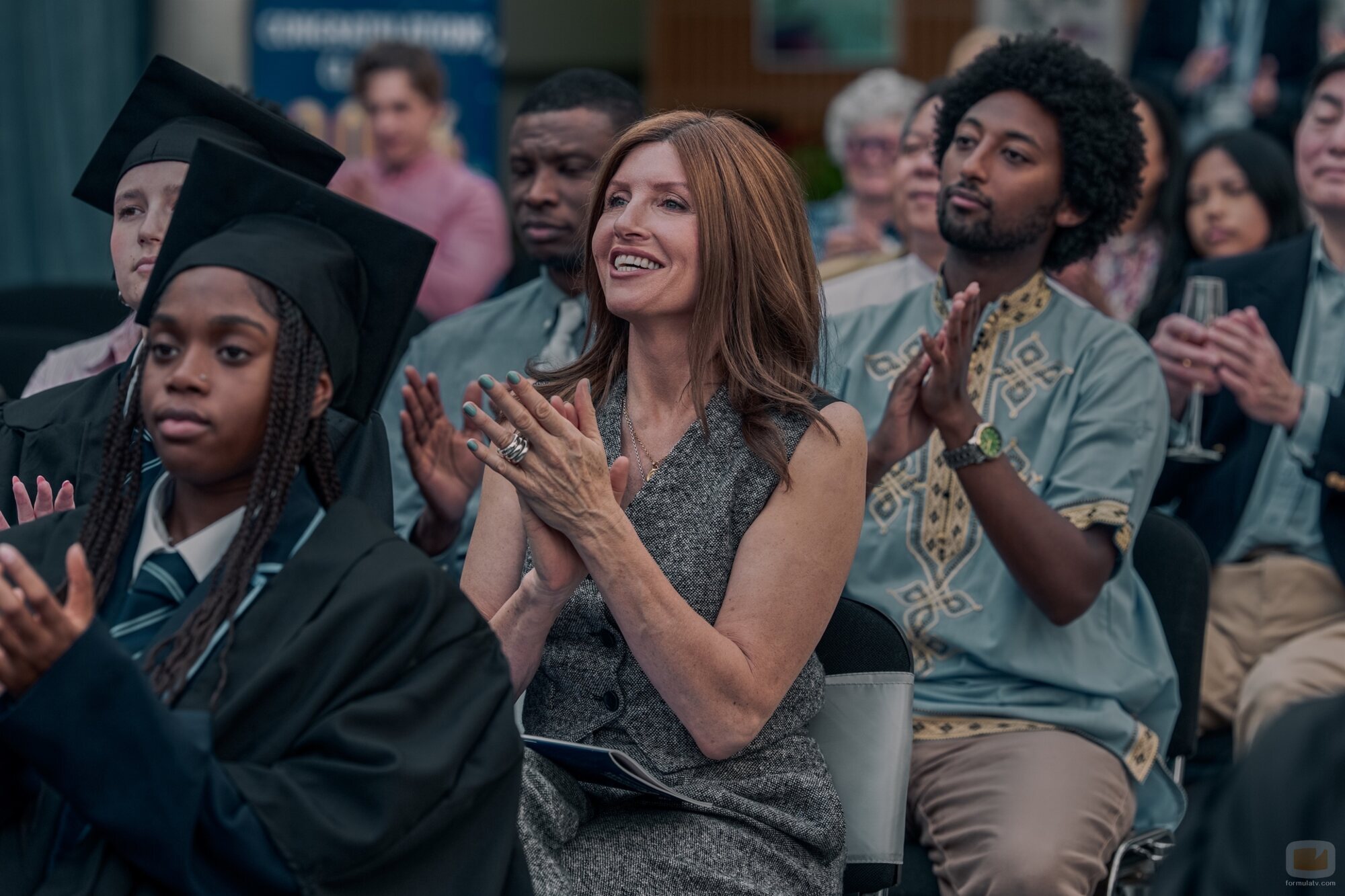 Sharon Horgan en 1x01 'Mandíbula Trabada' de 'Youth'
