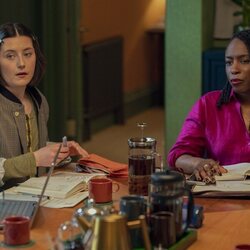 Libby Mai y Sharlene Whyte en 'Quemador de Carretas' de 'Youth'