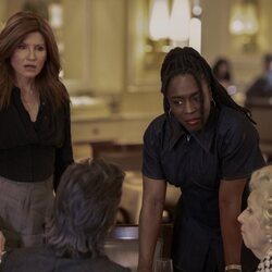Sharlene Whyte y Sharon Horgan en Capítulo 3 titulado 'Bienvenidos al Nido de Ratas' de 'Youth'