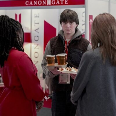 Aran Murphy en 1x03 'Bienvenidos al Nido de Ratas' de 'Youth'
