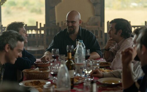 Raúl Arévalo en la temporada 1 y el capítulo 01 de 'El Castillo'