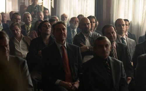 Still de Raúl Arévalo en 1x05 titulado 'Rachid, el derrochador' de 'El Castillo'