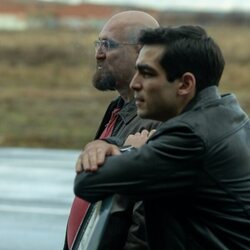 Raúl Arévalo y Omar Ayuso en 'Rachid, el derrochador' de 'El Castillo'