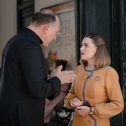 Daniel Albaladejo y Isabel Moreno en la temporada 3 y el capítulo 186 de 'Sueños de libertad'