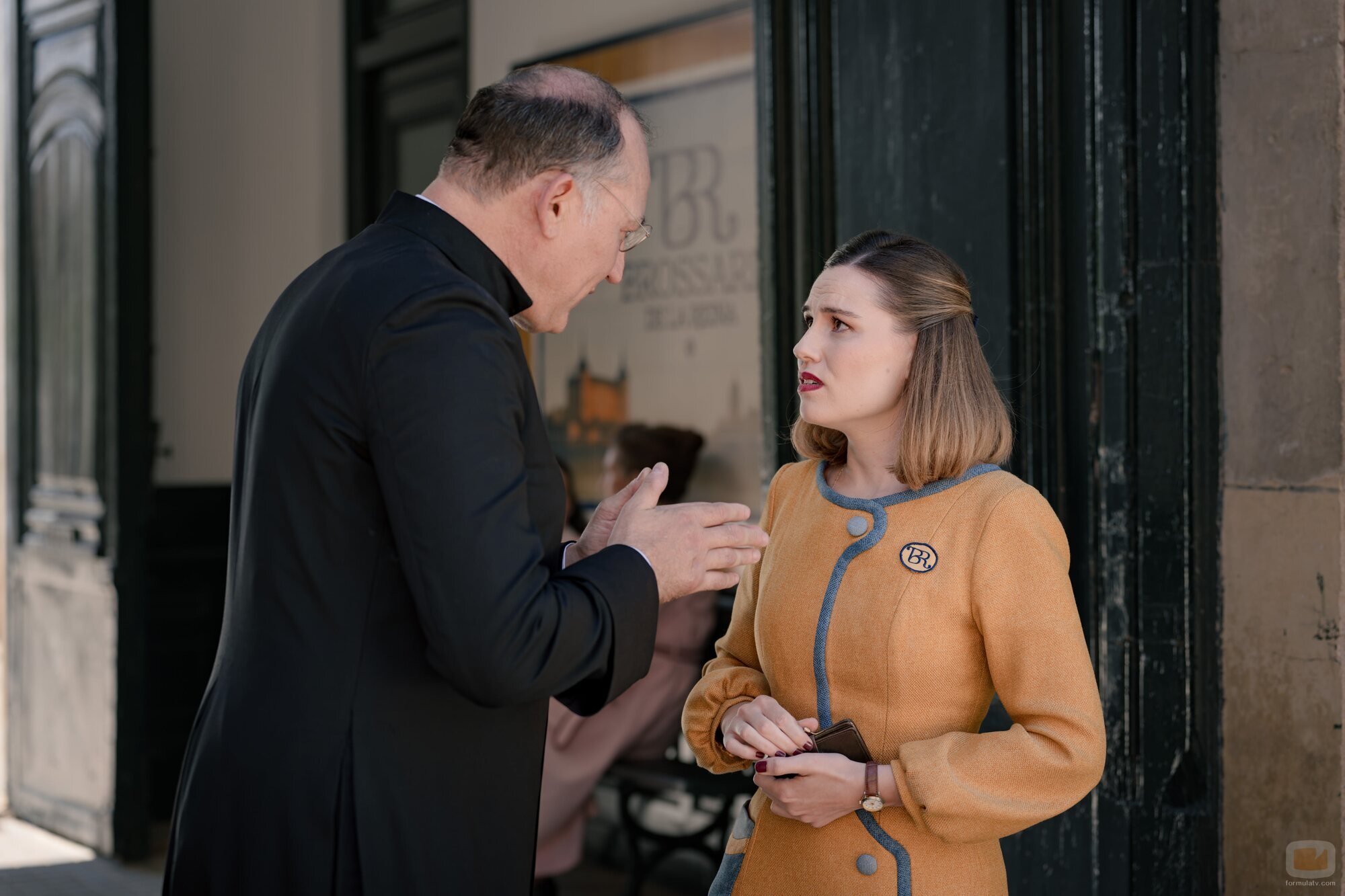 Daniel Albaladejo y Isabel Moreno en la temporada 3 y el capítulo 186 de 'Sueños de libertad'