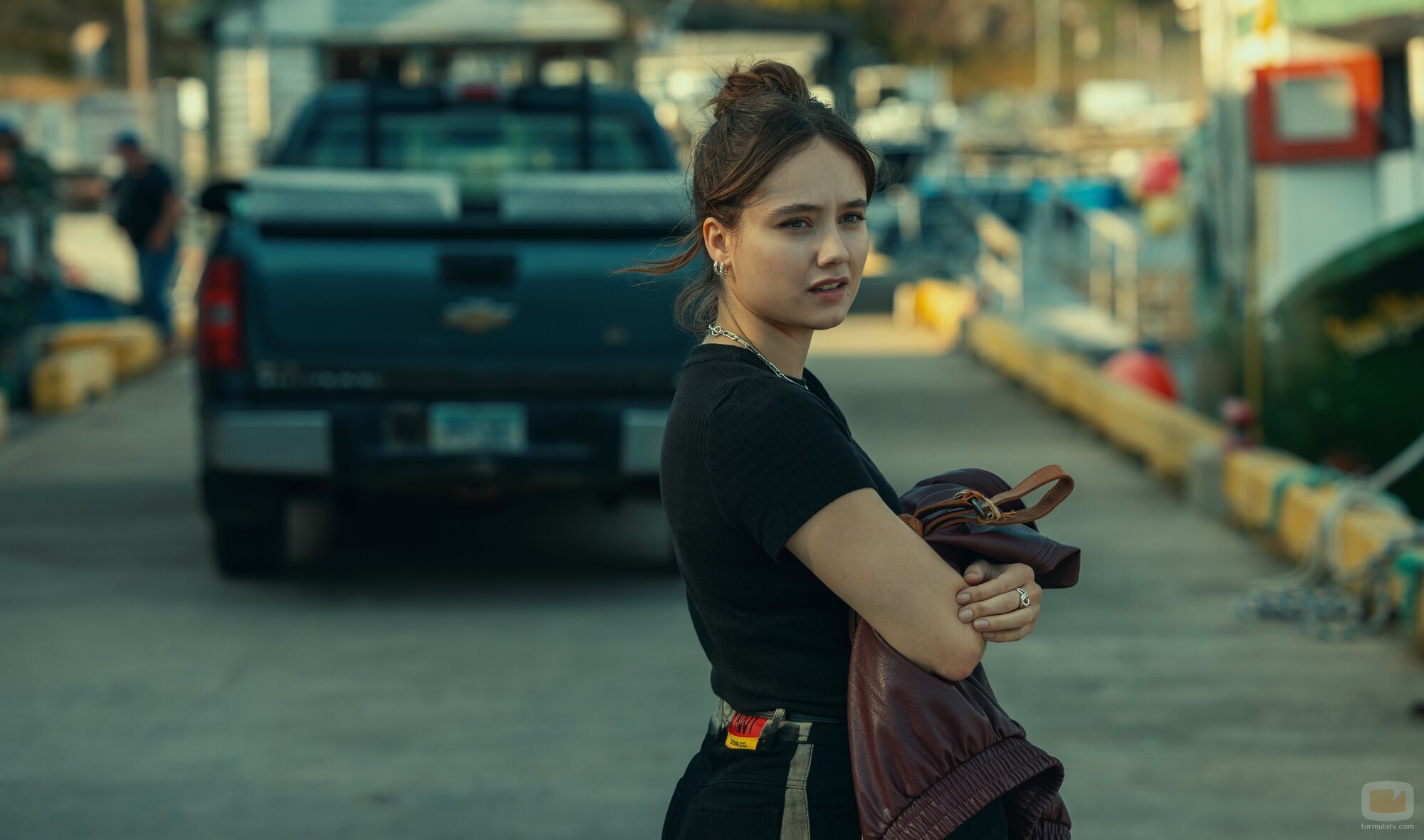 Ruby Stokes en la temporada 1 y el capítulo 01 de 'Bajo la superficie'