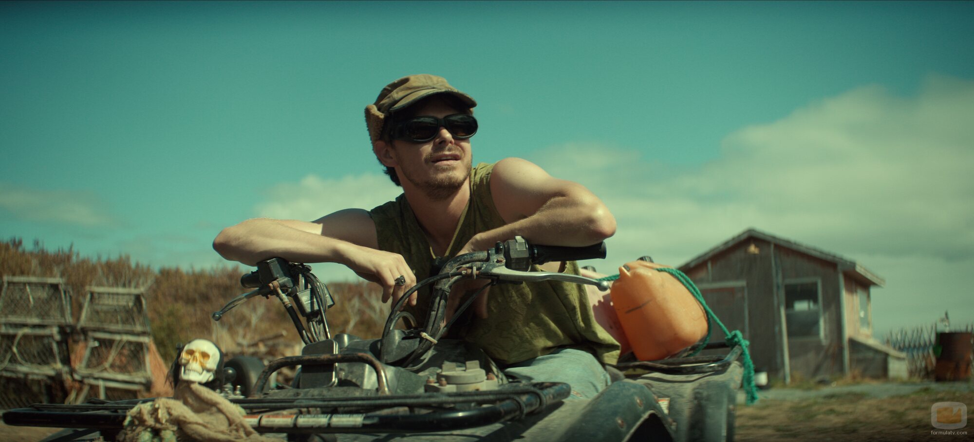 Charlie Heaton en la temporada 1 y el capítulo 01 de 'Bajo la superficie'