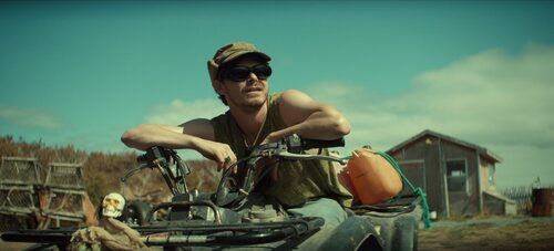 Charlie Heaton en la temporada 1 y el capítulo 01 de 'Bajo la superficie'