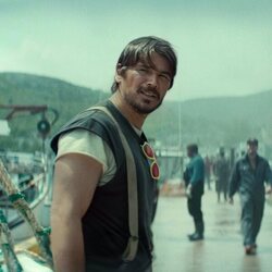 Momento de Josh Hartnett en 'Come Home Year' de 'Bajo la superficie'