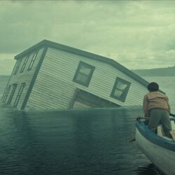 Azriel Dalman en Capítulo 1 titulado 'Come Home Year' de 'Bajo la superficie'