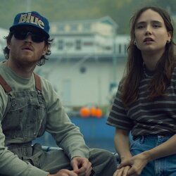 Rohan Campbell y Ruby Stokes en el 1x01 de 'Below'