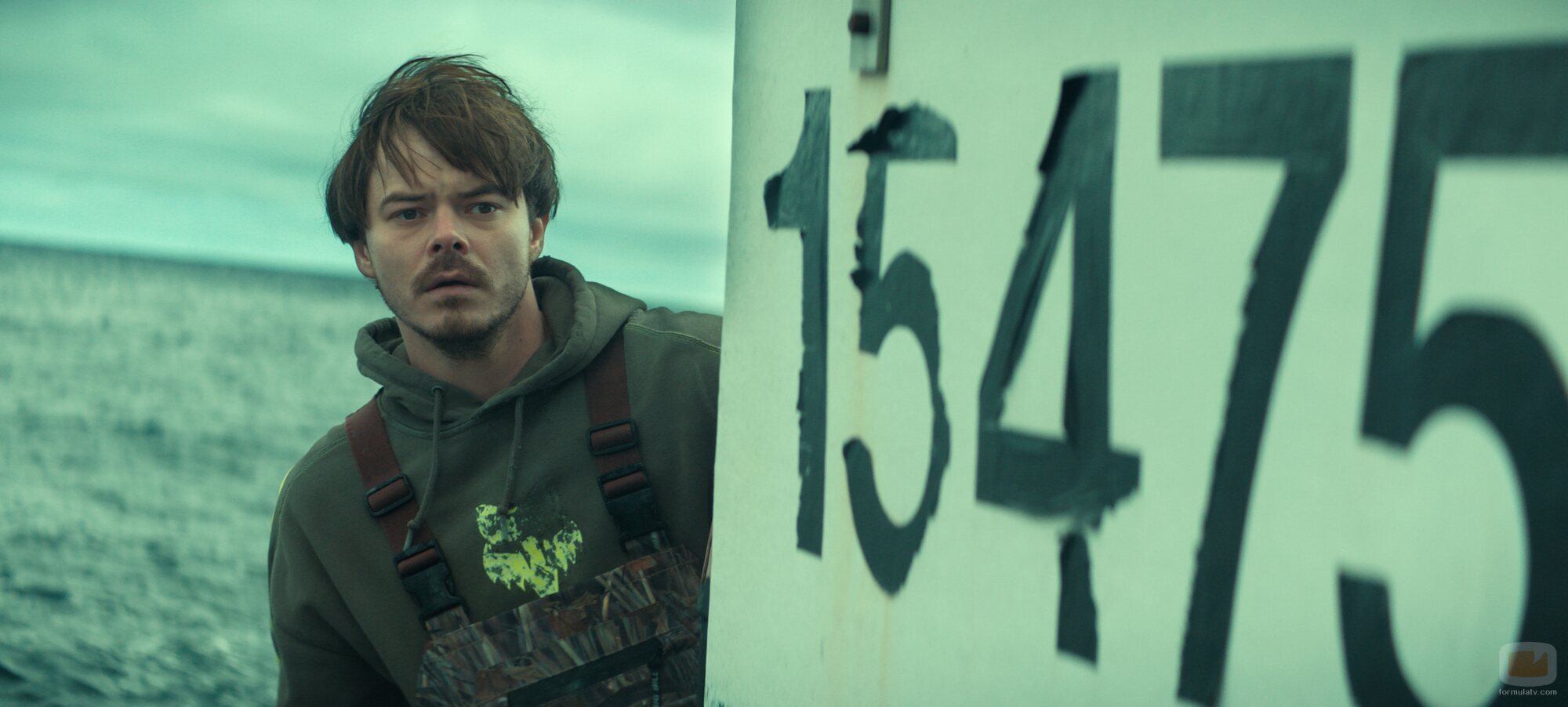 Charlie Heaton en 1x06 titulado 'The Unfathering Deep' de 'Bajo la superficie'