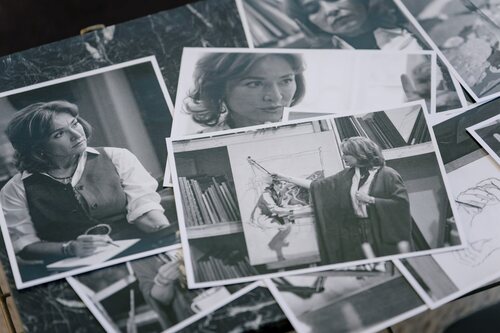Fotograma de Carolina Román en 3x187 'Miércoles 7 de octubre de 2026' de 'Sueños de libertad'
