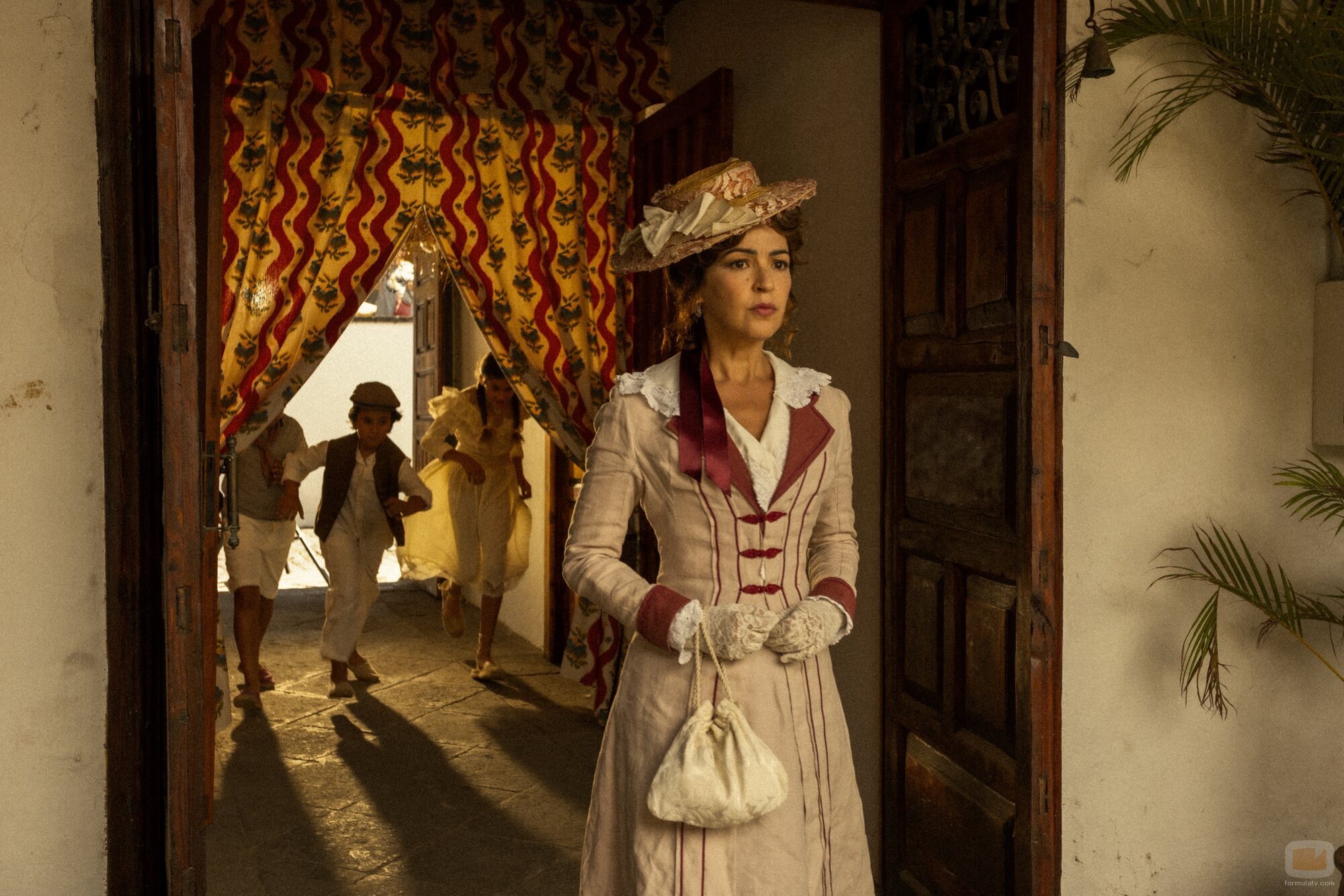 Verónica Sánchez en la temporada 1 y el capítulo 02 de 'Las hijas de la criada'