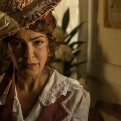 Momento de Verónica Sánchez en 1x02 titulado 'La lucha de Inés' de 'Las hijas de la criada'